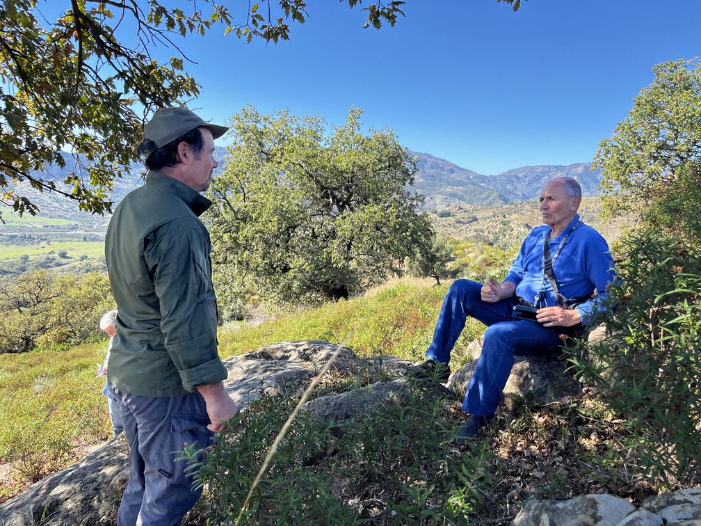 Confronto sul territorio durante una ricognizione nella Vallata La Verde.