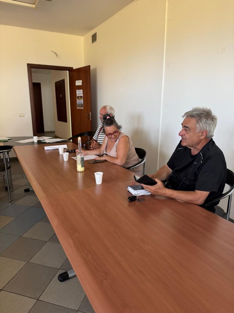 Partecipanti durante l’incontro per la Comunità del Cibo e la Green Community.