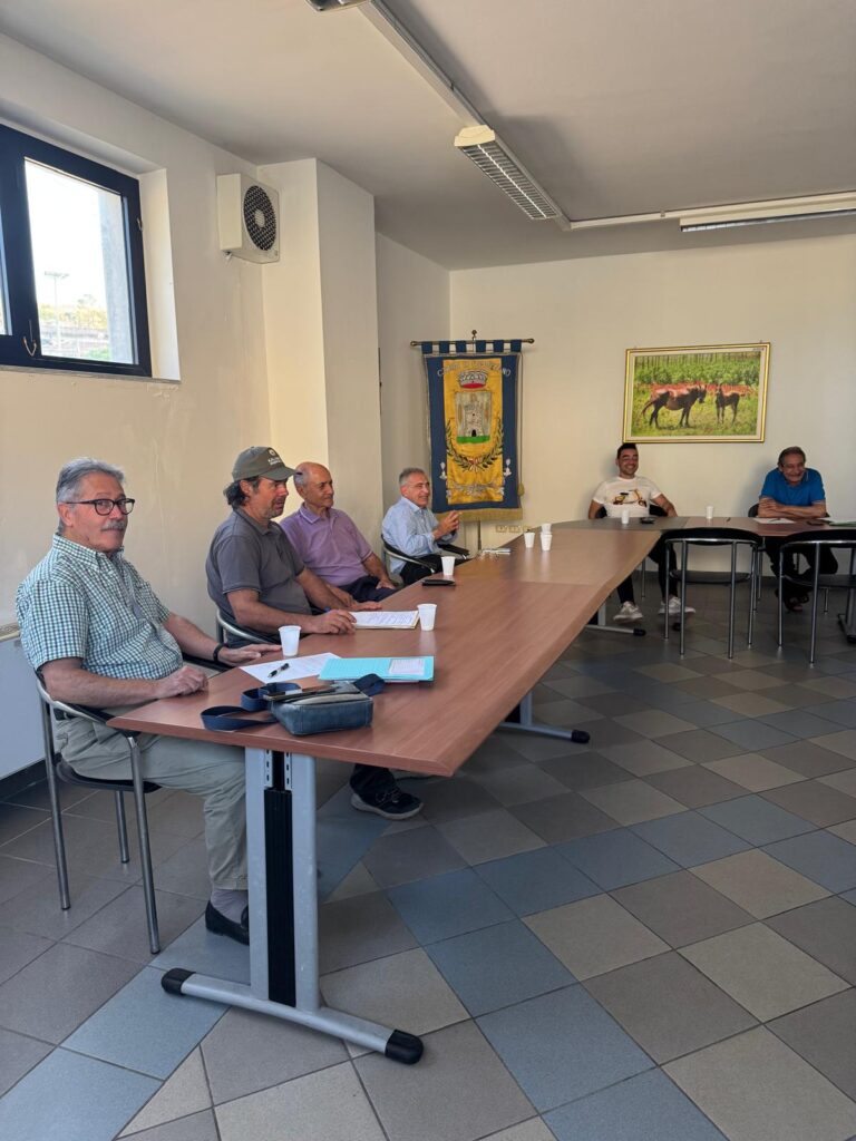 Partecipanti alla riunione per la Comunità del Cibo e la Green Community di Ferruzzano.